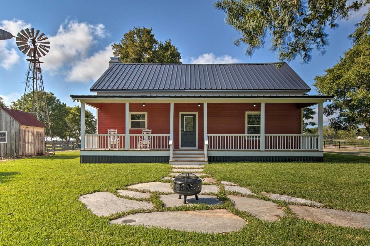 Peaceful Schulenburg Farmhouse With Fire Pit And Grill Exterior foto
