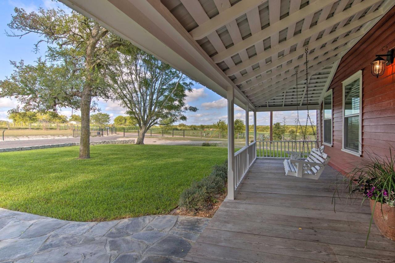 Peaceful Schulenburg Farmhouse With Fire Pit And Grill Exterior foto
